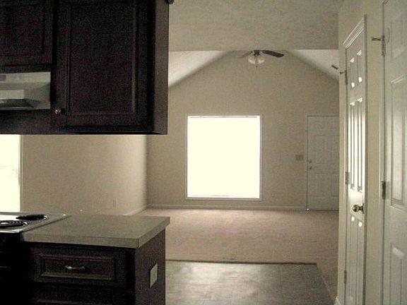 4th image of 713 Pine Hill Ct