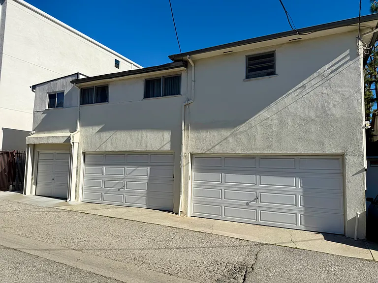 7015 S La Tijera Blvd — Photo 7