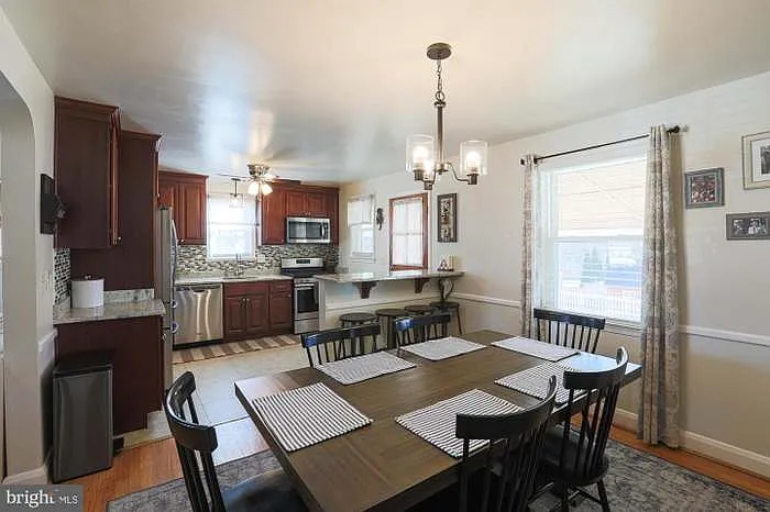 4413 Vale Dr — Photo 3