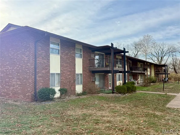 7601 Hazelcrest Dr APT B, Hazelwood, MO 63042