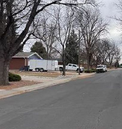 Exterior Neighborhood (street photo)