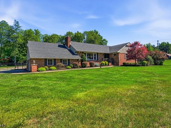 2nd image of 65 Washington Valley Rd