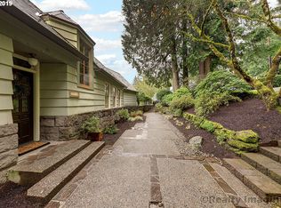 2730 SW English Ct, Portland, OR 97201