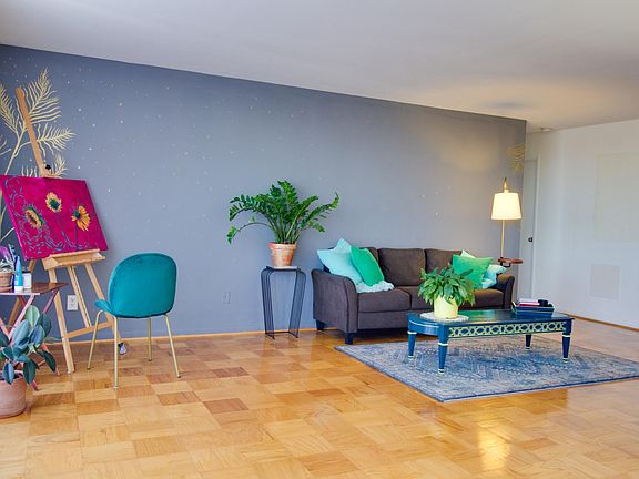 2nd image of 600 Roosevelt Blvd APT 516