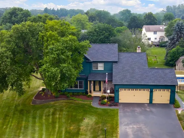 2313 S Hidden Trl, Spring Grove, IL 60081