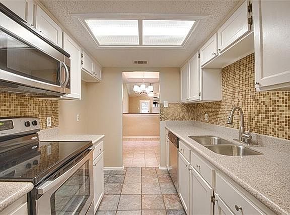 4th image of 1833 Amber Ln