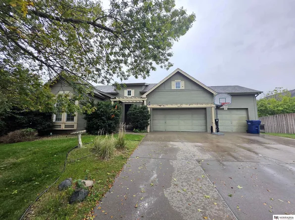 9502 S 27th St, Bellevue, NE 68147