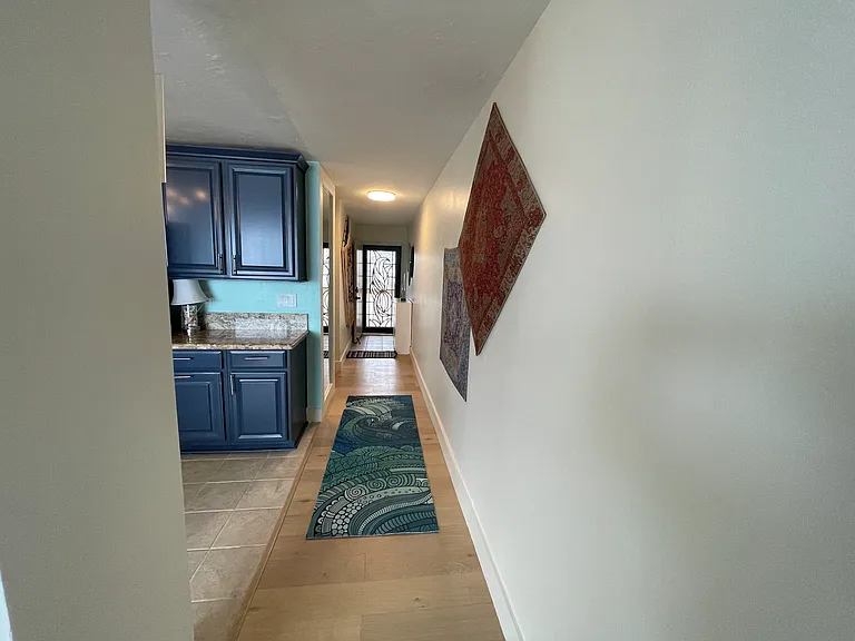 5015 Santa Cruz Ave #303 — Photo 11