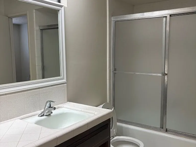 2800 Barrington St #C — Photo 12
