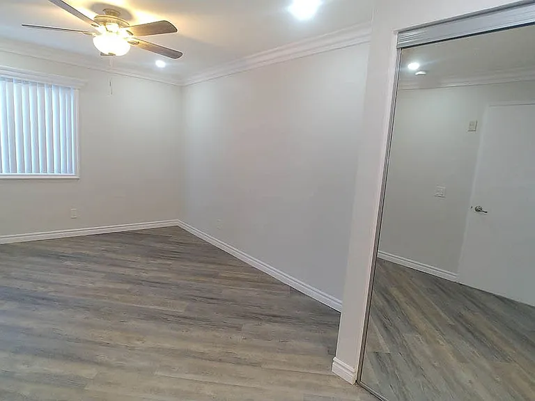 Villa De Adel Apts — Photo 60