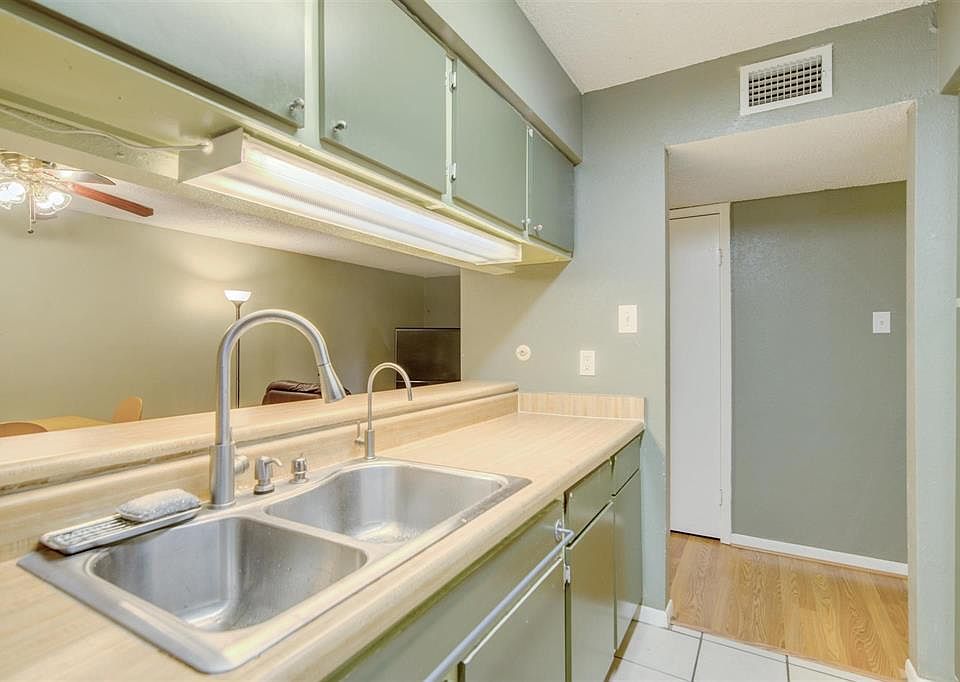 1st image of 10110 Forum West Dr