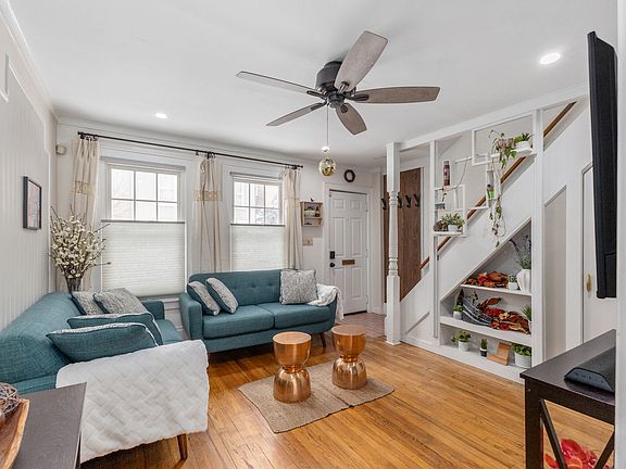 3rd image of 83 Spring St