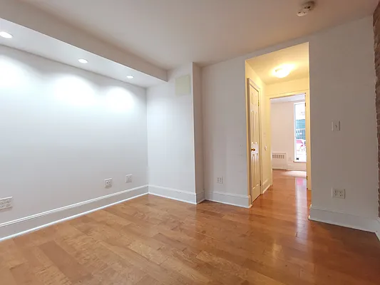 Rented by Homefront Management E29, Inc. | media 11