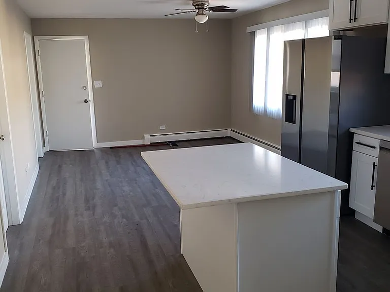 8604 W Carmen Ave — Photo 5