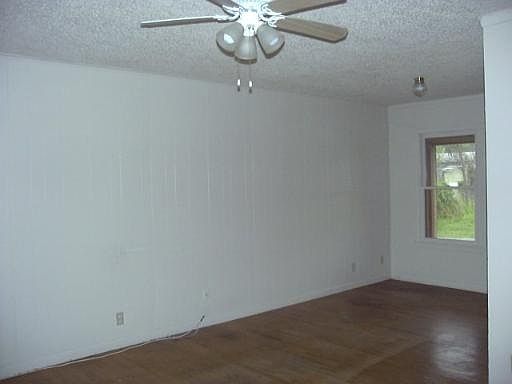 4th image of 411 SHANNON LEE DR