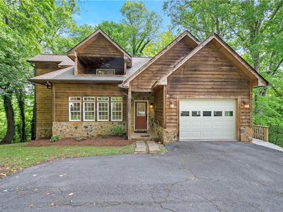 833 E Country Club Rd, Mount Airy, NC, 27030