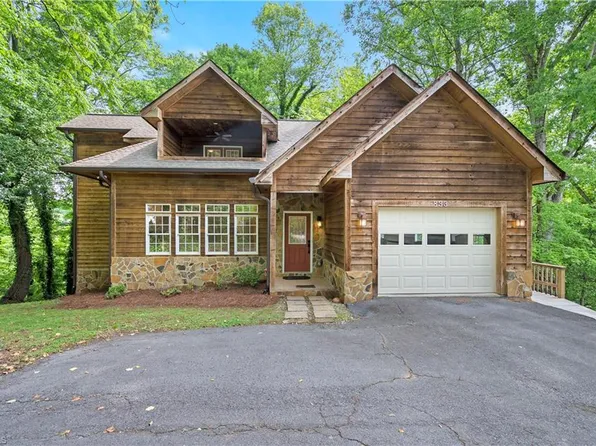 833 E Country Club Rd, Mount Airy, NC 27030