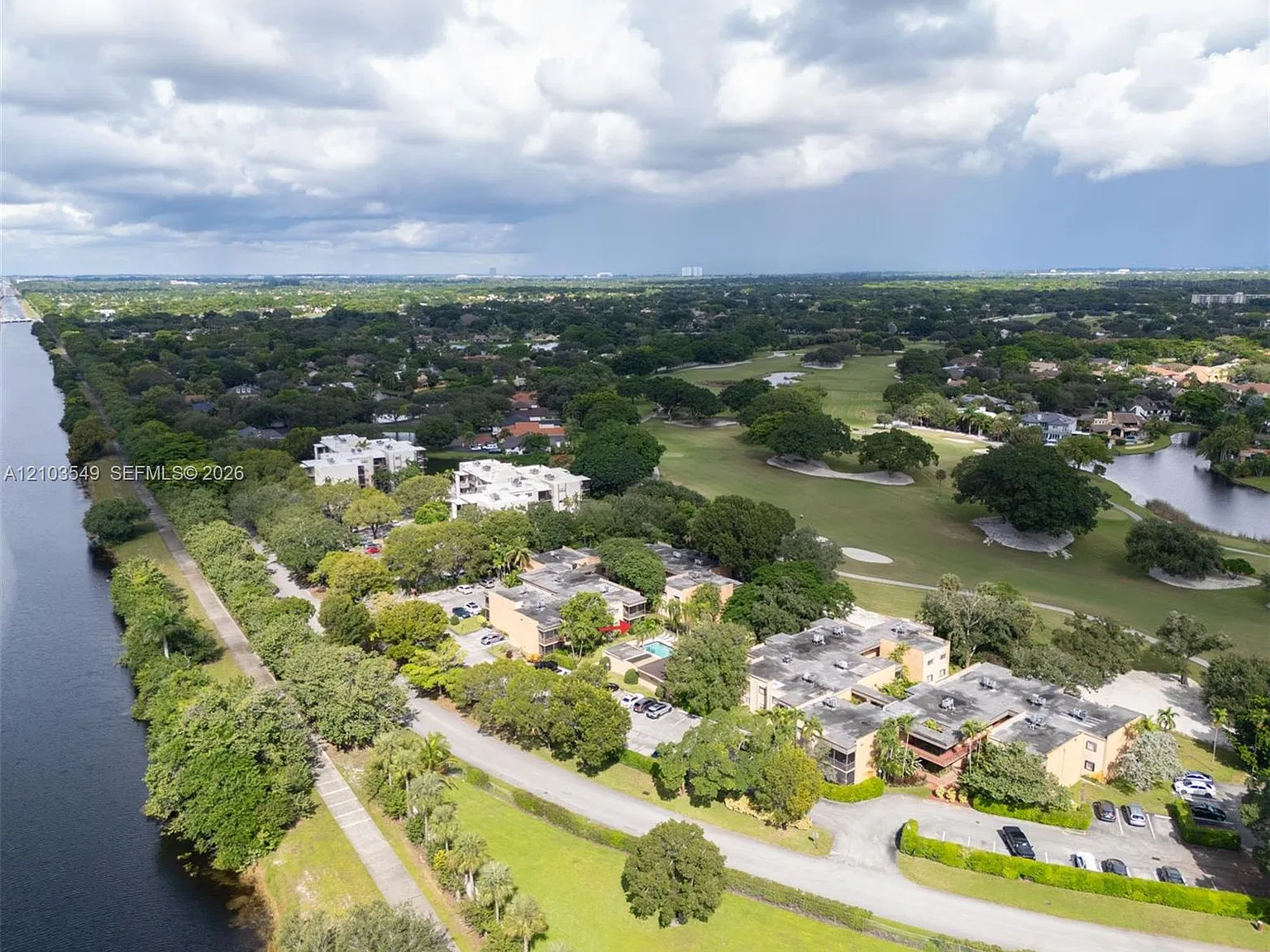 Jacaranda Villas No 1 Con — Photo 4