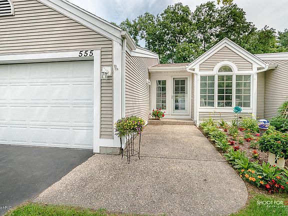 2nd image of 555 Appletree Dr