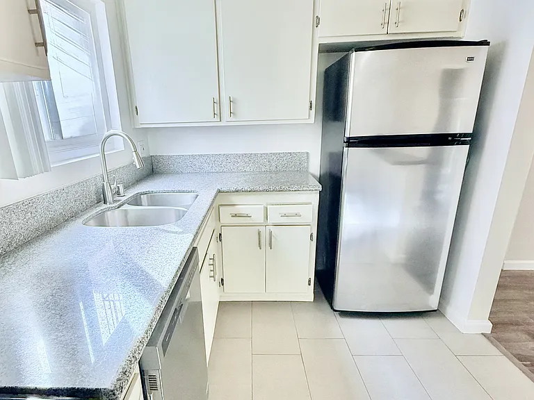 5510 Corteen Pl #6 — Photo 6