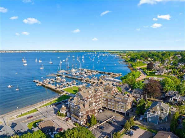 53 Conanicus Ave APT 5A, Jamestown, RI 02835