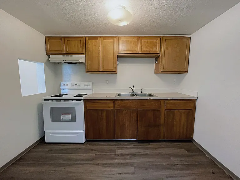 226 N Line St — Photo 26