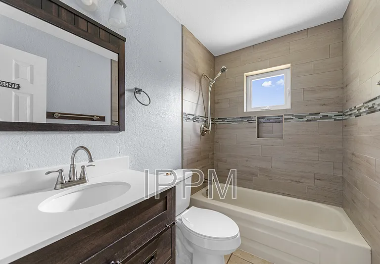 609 Inverary Dr — Photo 15