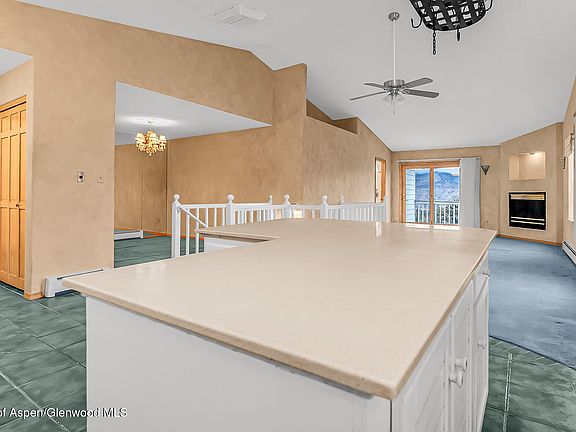 5th image of 12 W Ridge Ct