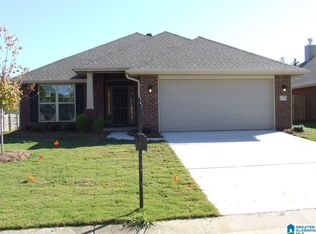 194 Waterford Lake Dr, Calera, AL 35040