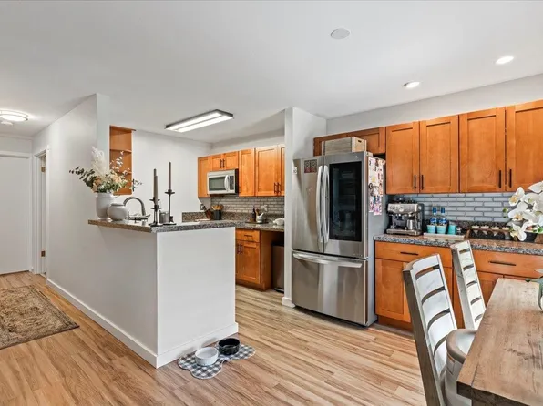 480 Kenolio Rd APT 30-102, Kihei, HI 96753