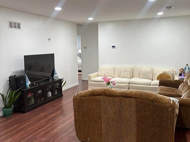 18-6 Augusta Ct — Photo 4