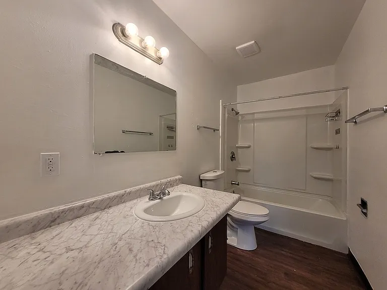 1113 Geneva Rd #2 — Photo 9
