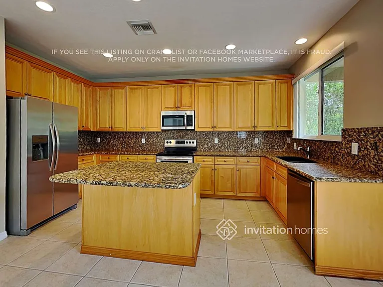 5817 NW 125th Ave — Photo 10