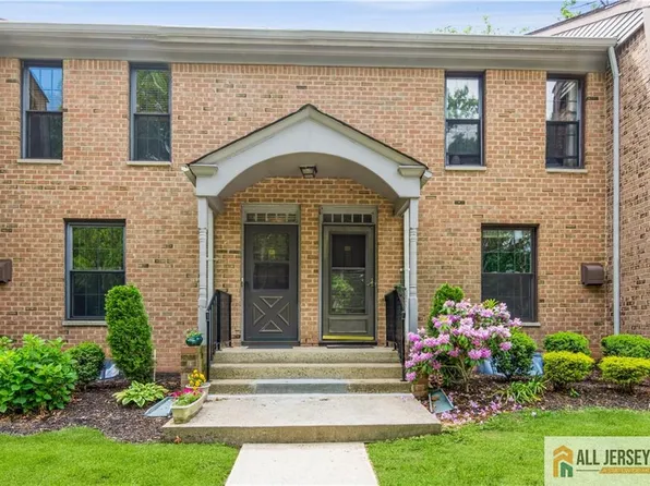 323 Gills Ln Unit 9-C, Iselin, NJ 08830