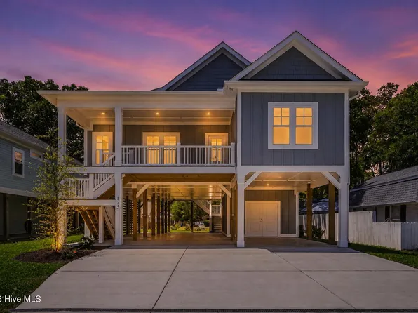 125 NW 19th Street, Oak Island, NC 28465