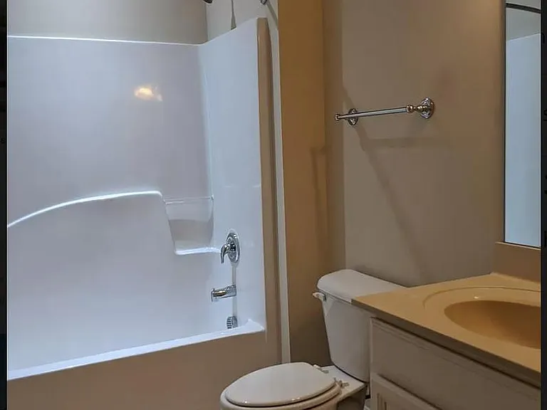 114 Secret Grove Ln — Photo 16