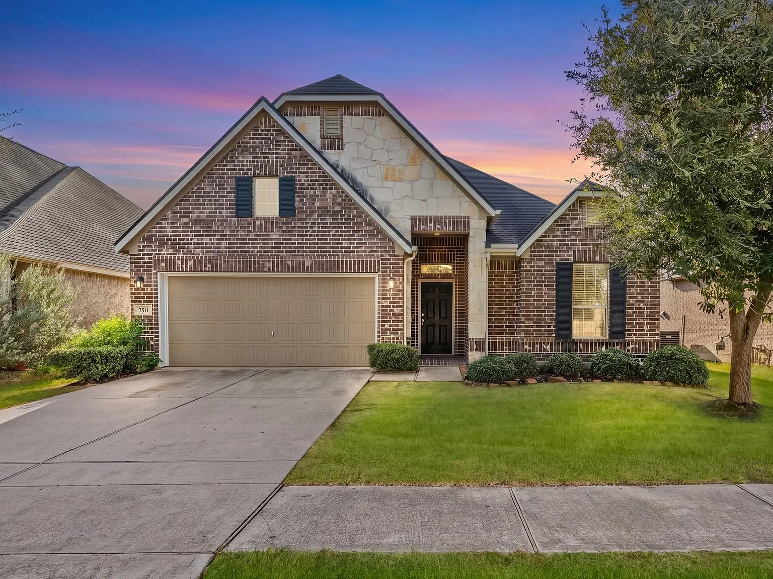 4 bed, 2.0 bath, 2171 sqft, $2,900 — Photo 4