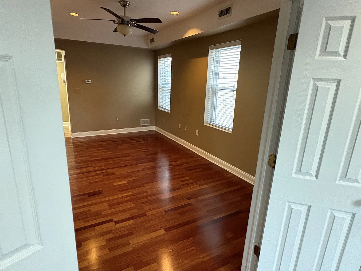 1 bed, 750 sqft, $1,300 — Photo 4
