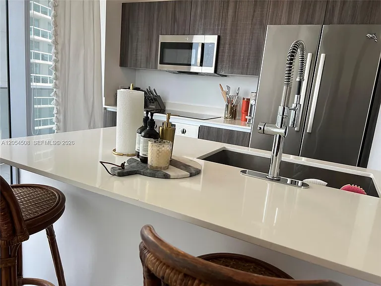 488 NE 18th St #2301 — Photo 14