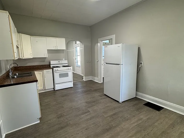 1822 Main St — Photo 3