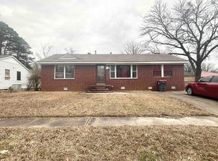 11 School St, Pine Bluff, AR 71602