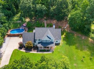162 Deer Creek Trl, Moreland, GA 30259