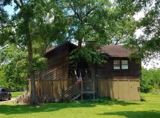 1216 S Country Club Dr, Shoreacres, TX 77571