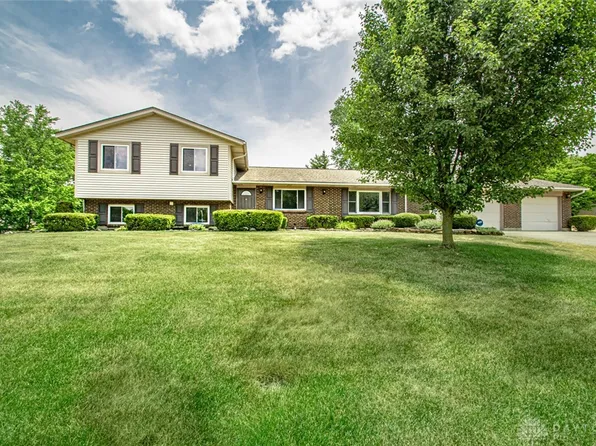 628 Pinewood Pl, Dayton, OH 45430