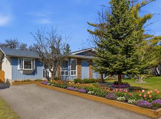 431 E Queen Charlotte Dr SW, Calgary, AB T2J 4H2