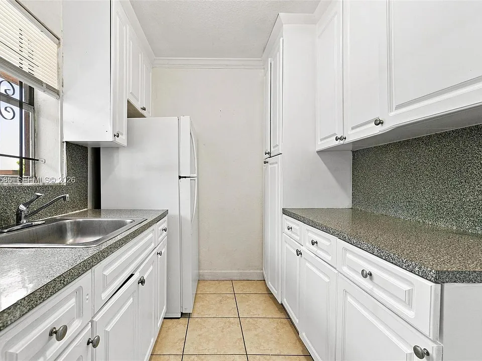 1245 W 24th St #223