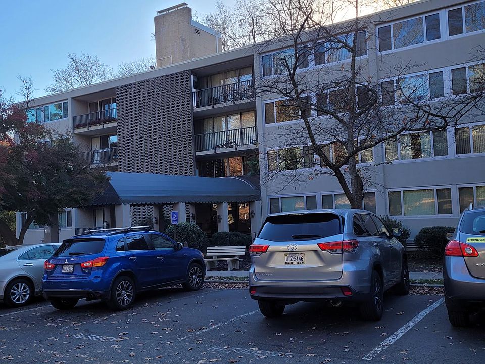 1st image of 4410 Briarwood Ct N APT 28