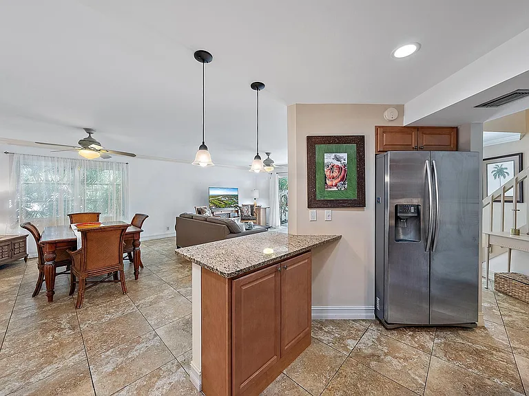 213 Seabreeze Cir — Photo 10