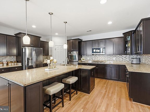 5th image of 41688 Blue Grama Cir