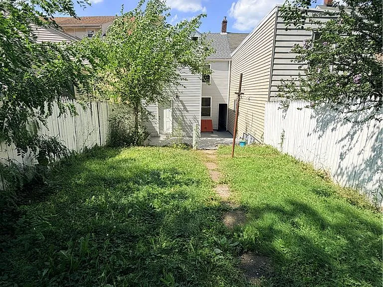 718 Ferry St — Photo 28